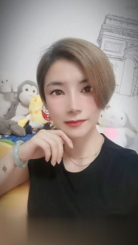 边和楼凤,边和找妹子